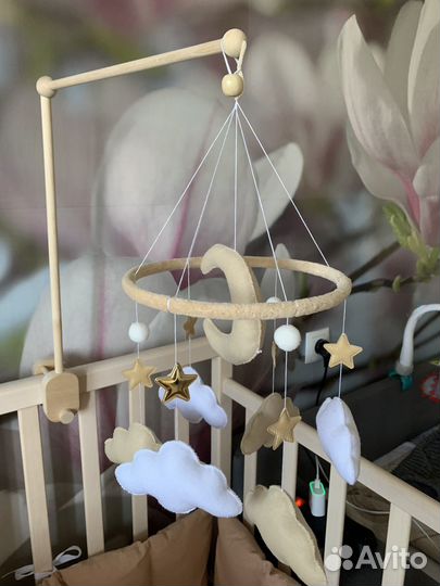 Мобиль на кроватку деревянный