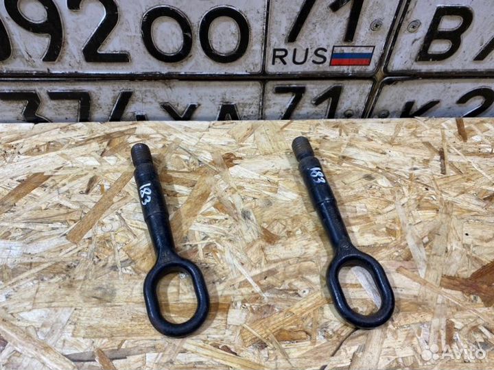 Крюк буксировочный Audi A5 купе 2.0 2010