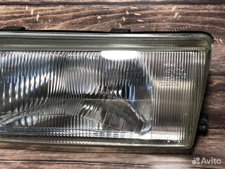 Передняя левая фара на Nissan Sunny N14