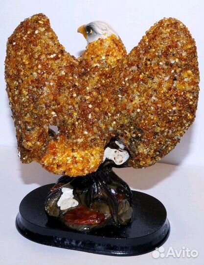 Статуэтка Орёл в натуральном янтаре.Ручная работа