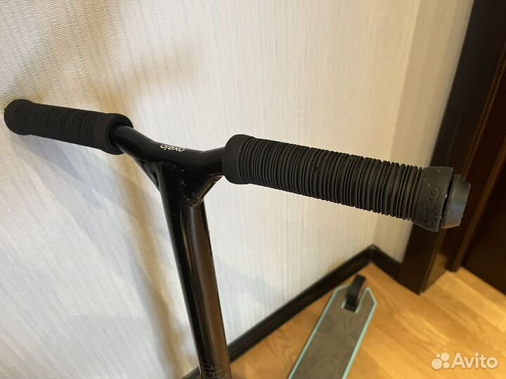 Самокат для фристайла черно-бирюзовый MF1.8 Oxelo