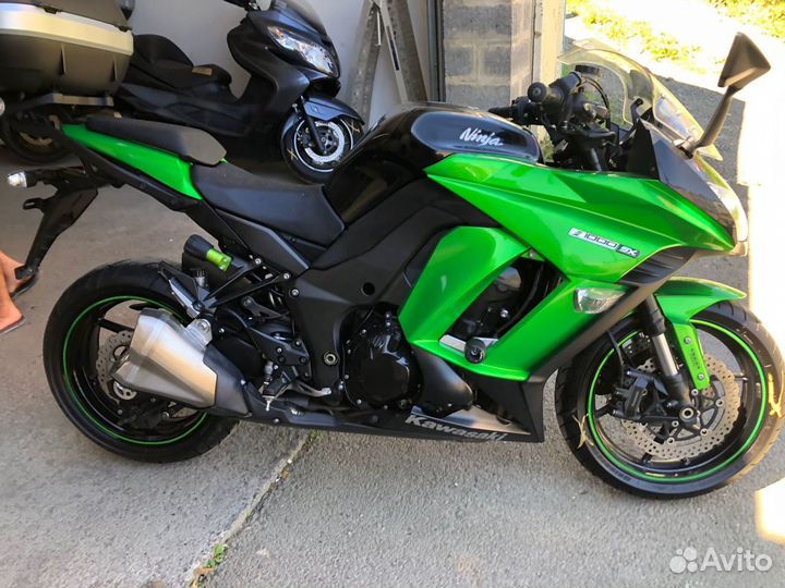 Продам мотоцикл kawasaki ninja Z1000 SX
