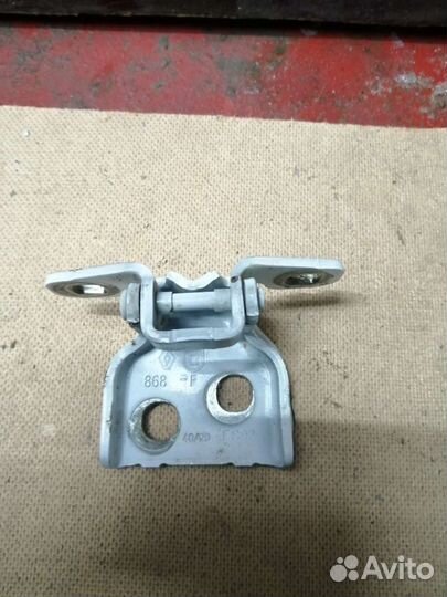 Пятля двери Рено Логан 2