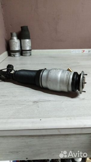 Пневмостойка Hyundai equus/centennial перед правая