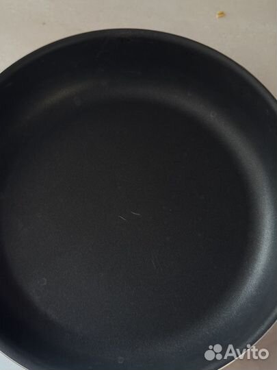 Сковорода Smeg с крышкой