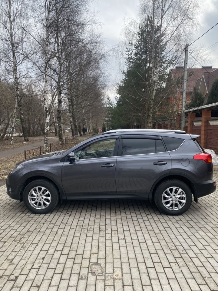 Toyota RAV4: фото владельца