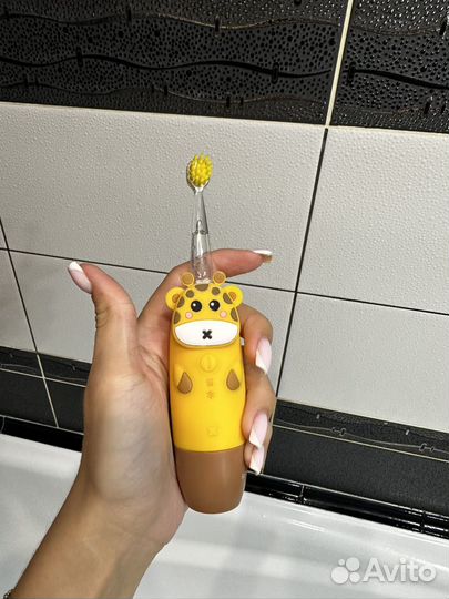 Электрическая зубная щетка детская revyline