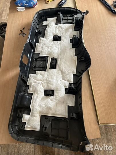 Обшивка крышки багажника subaru outback