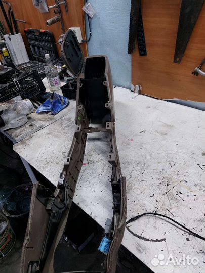 Подлокотник Mercuri Sable 2 Ford Taurus 2