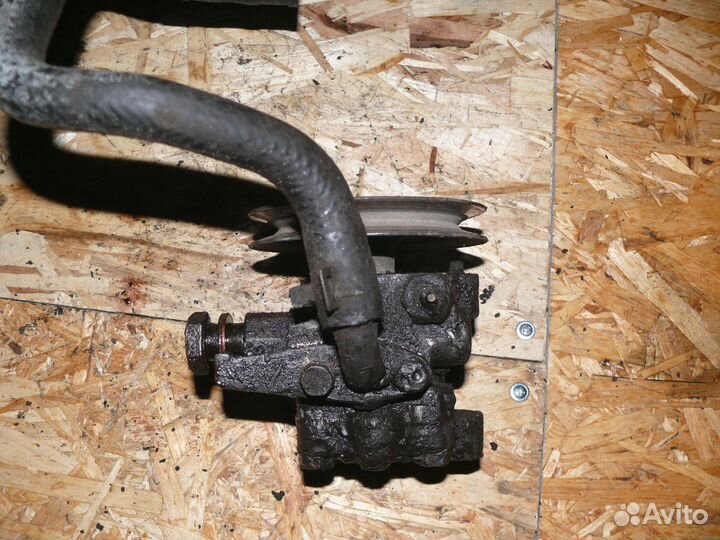 Насос гур Hyunday Sonata 1995 г 2,0 л