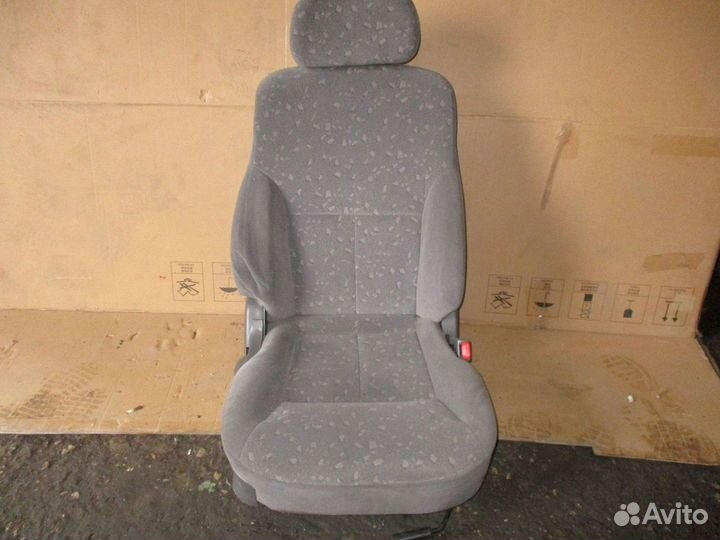 Сиденье переднее правое Kia Spectra