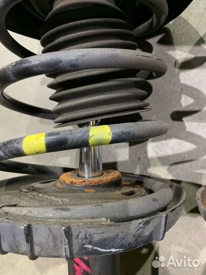 Стойки передние с пружинами передние Mercedes-Benz