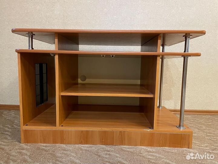 Столик для телевизора