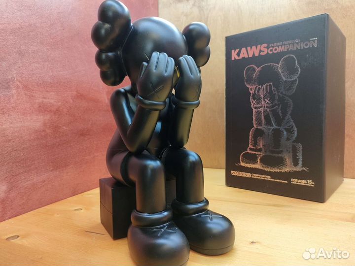 Kaws фигурка Кавс большая 28см Passing Through