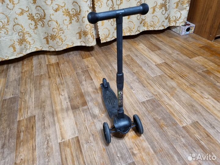 Самокат детский трехколесный