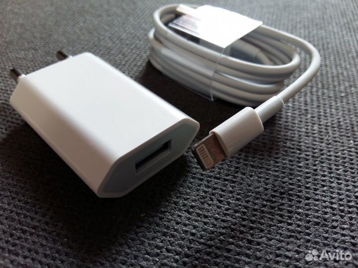 Зарядка 1A с USB выходом (+кабель Apple Lightning)