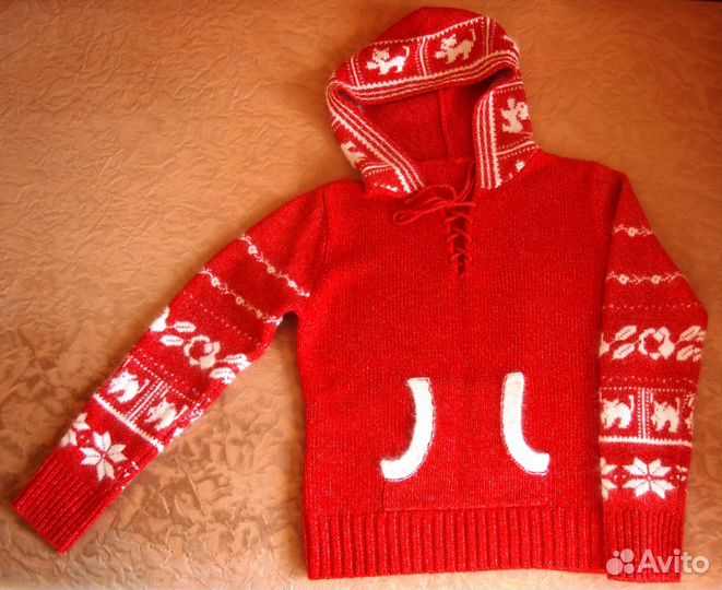 Кофта женская красная с капюшоном