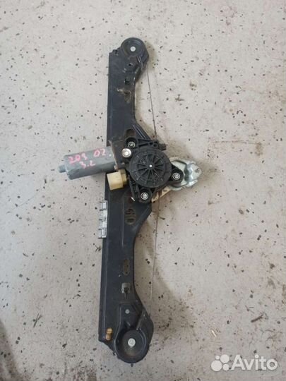 Стеклоподъемник электрический задний левый Mercede