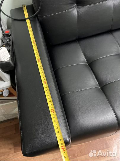 Кожаный диван