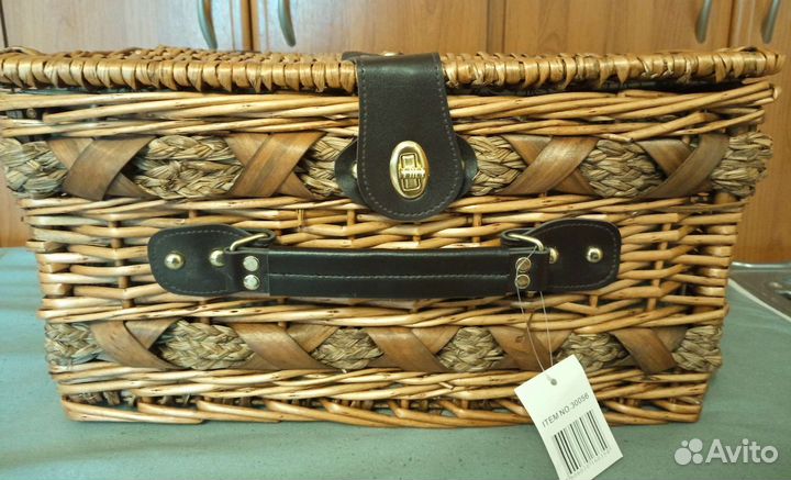 Набор для пикника в чемодане