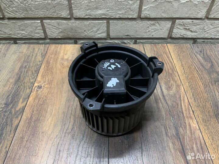 Toyota highlander II Моторчик отопителя задний