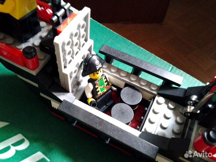 Пиратский корабль