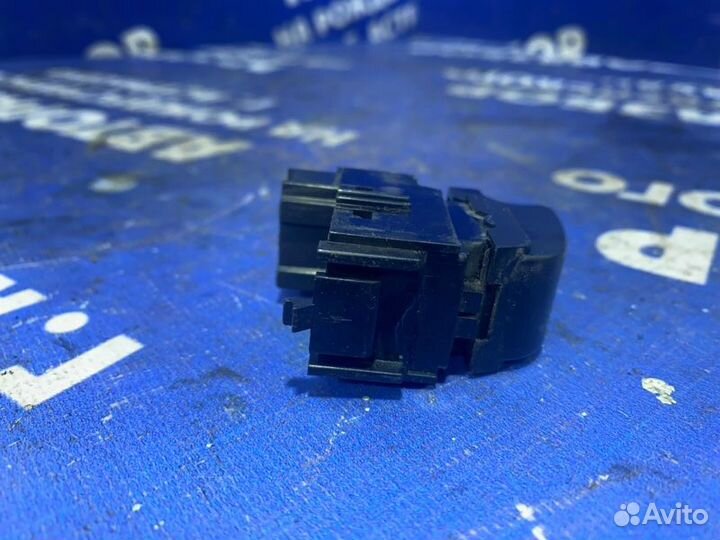 Кнопка стеклоподъемника Geely Mk седан MR479QA