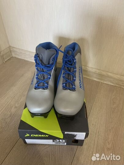 Беговые лыжи и лыжные ботинки