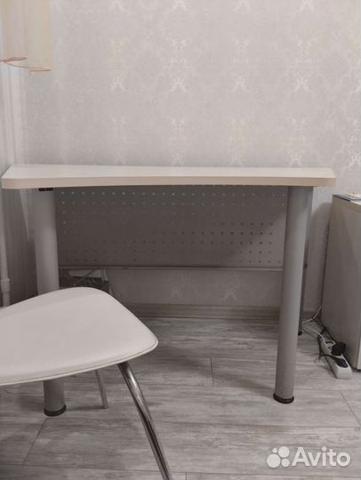 Продам стол