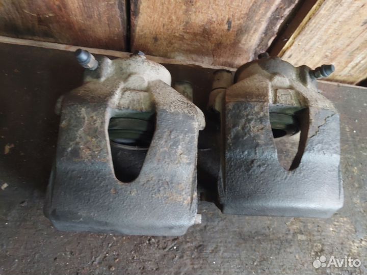 Передние суппорта октавия тур