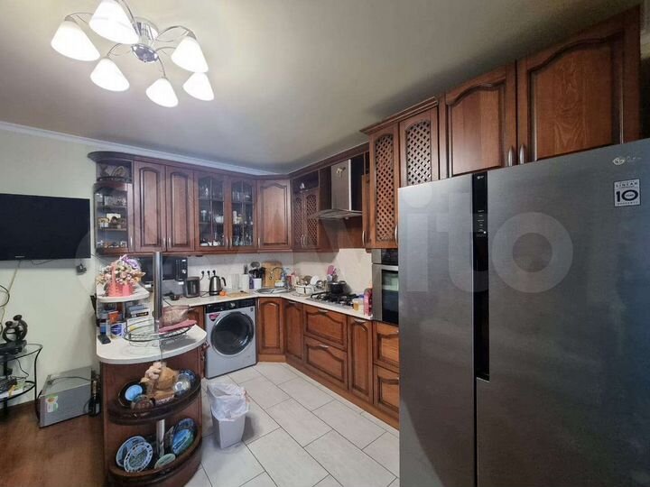 2-к. квартира, 70 м², 6/6 эт.