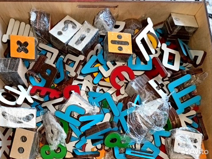 Набор букв деревянный. Азбука и счет