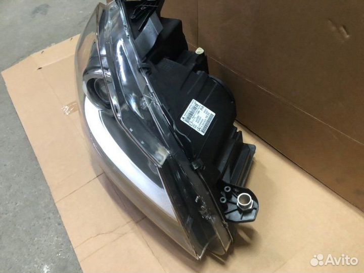 Фара передняя правая Mercedes-Benz C-Class W204