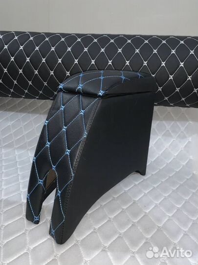 Подлокотник ваз 2107