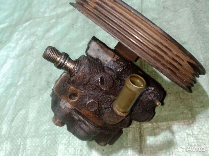 Насос гидроусилителя Mitsubishi Galant Е7 1995