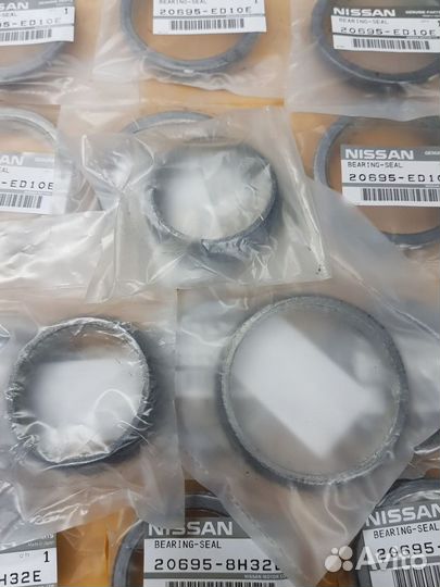 Прокладка приемной трубы Ниссан 20695ED10E