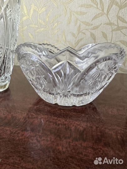 Вазы хрустальные, пепельница