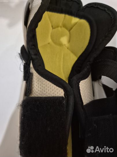 Хоккейные наколенники детские 8