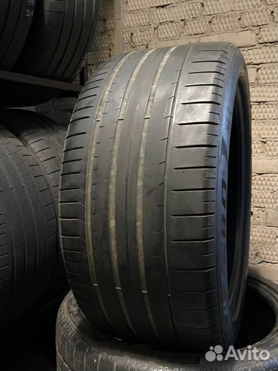 Pirelli P Zero PZ4 315/40 R21 111Y