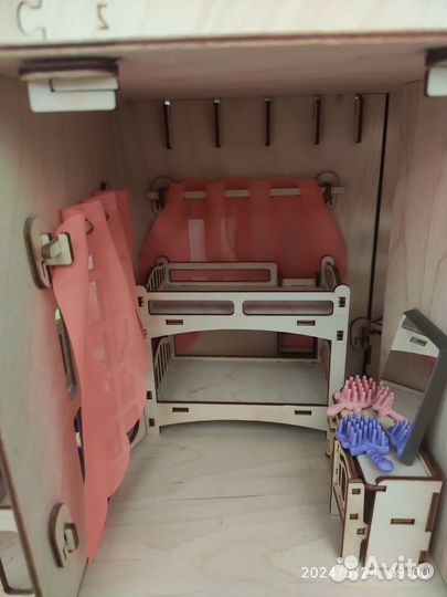 Домик кукольный