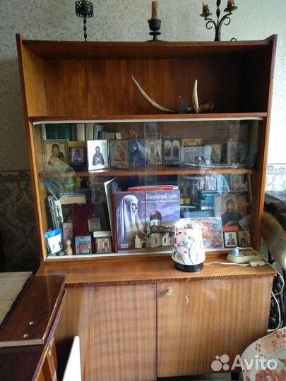 Книжный шкаф сервант