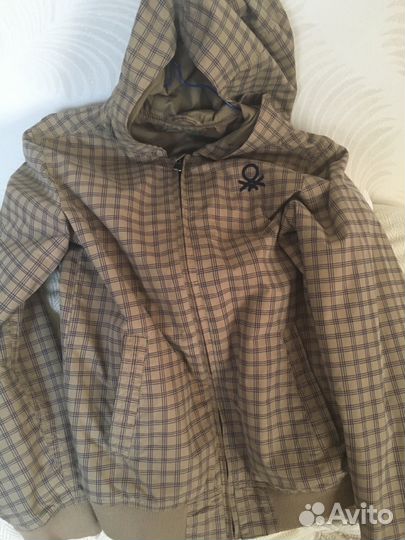 Benetton ветровка с капюшоном, на молнии