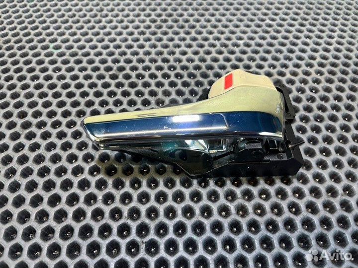 Ручка двери внутренняя прав. Toyota Venza