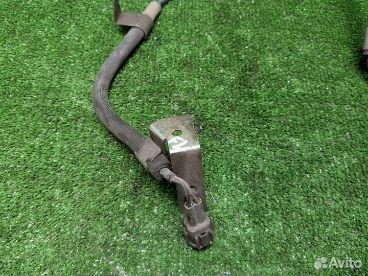 Датчик ABS передний левый Nissan Terrano 2 (R20)