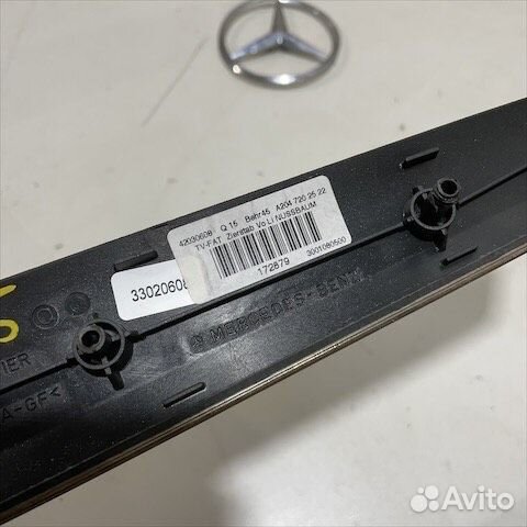 Накладка дверной обшивки левая Мерседес w204