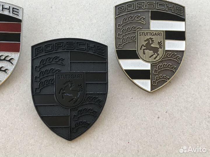 Эмблема на капот Porsche оригинальная stuttgart