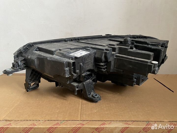 Правая фара volkswagen polo