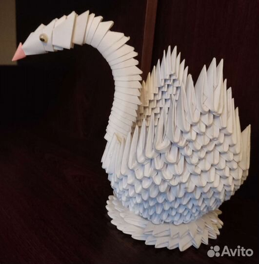 Лебедь из оригами