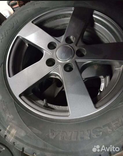 Липучка на дисках R16 215/65