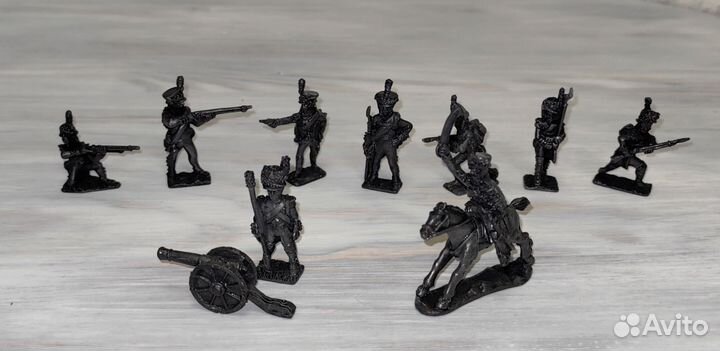 Металлические солдатики 